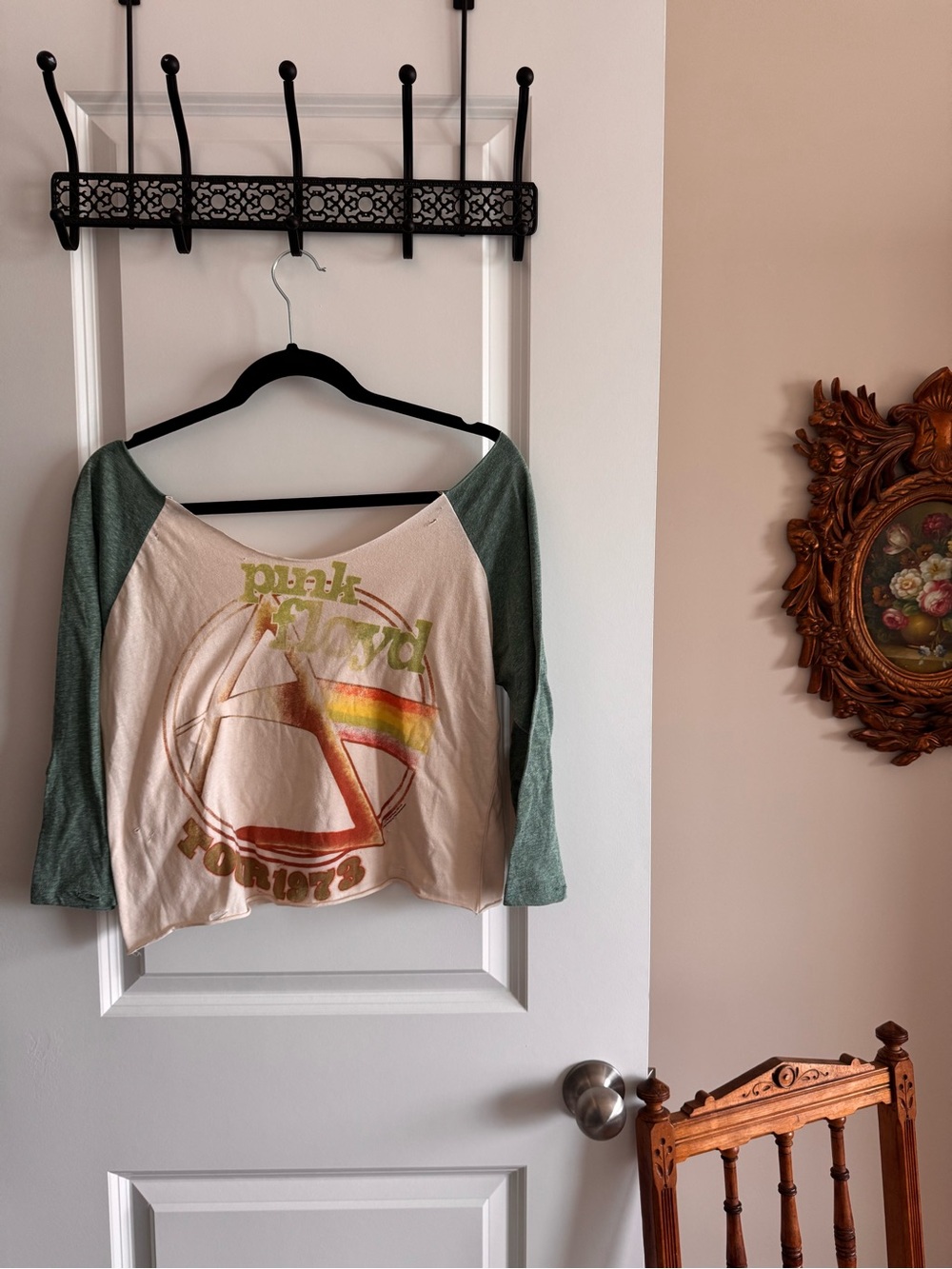 VINTAGE 80s Pink Floyd off-shoulder raw hem distressed baseball crop top, sz SML